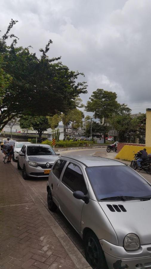 Edificio Niza80 Ibague, Acceso Digital Cerca Parque Deportivo Hotel ภายนอก รูปภาพ